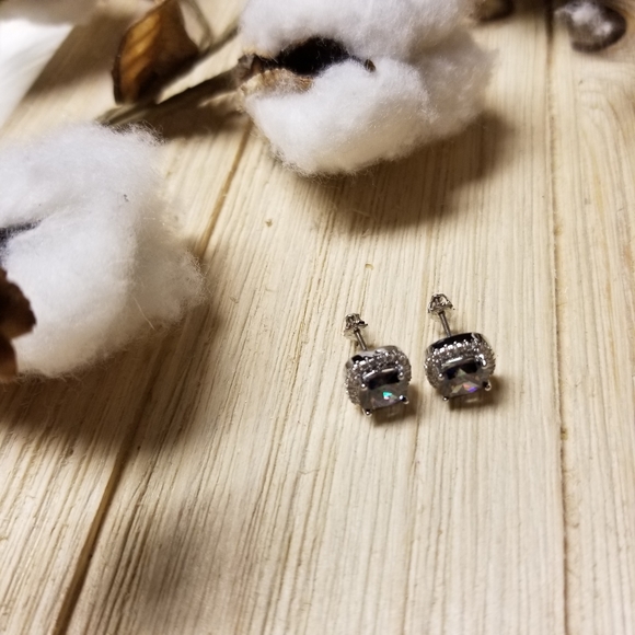 Gorgeous Rainbow Topaz Cushion cut earrings - Picture 8 of 8